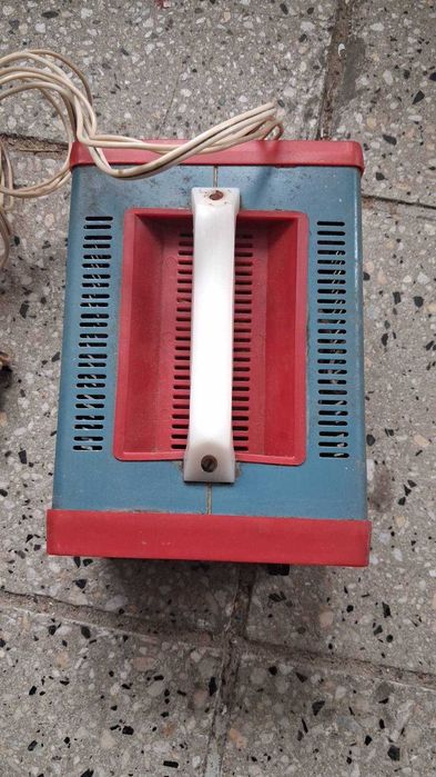 Зарядно акумулатор руско