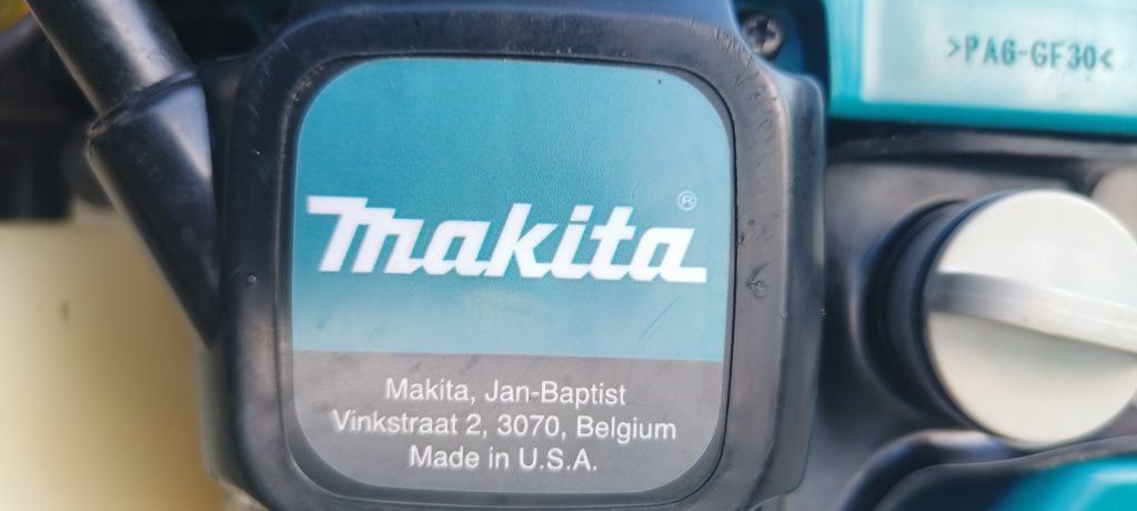 Моторна метла,духалка Makita