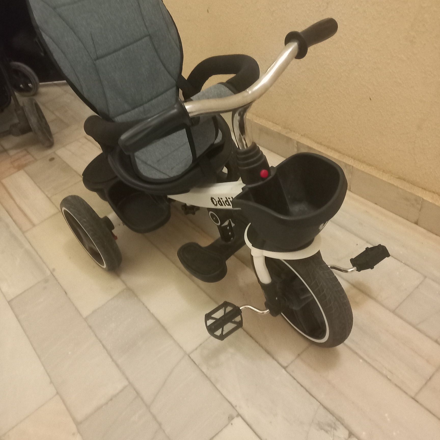 3 oyoqlik velosiped