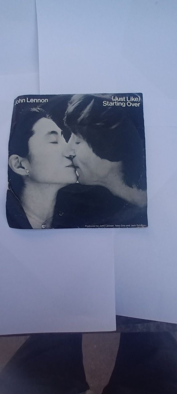 Vând disc vinil , unicat John Lennon și Yoko