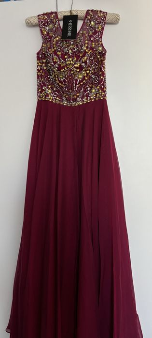 Красивое вечернее платье