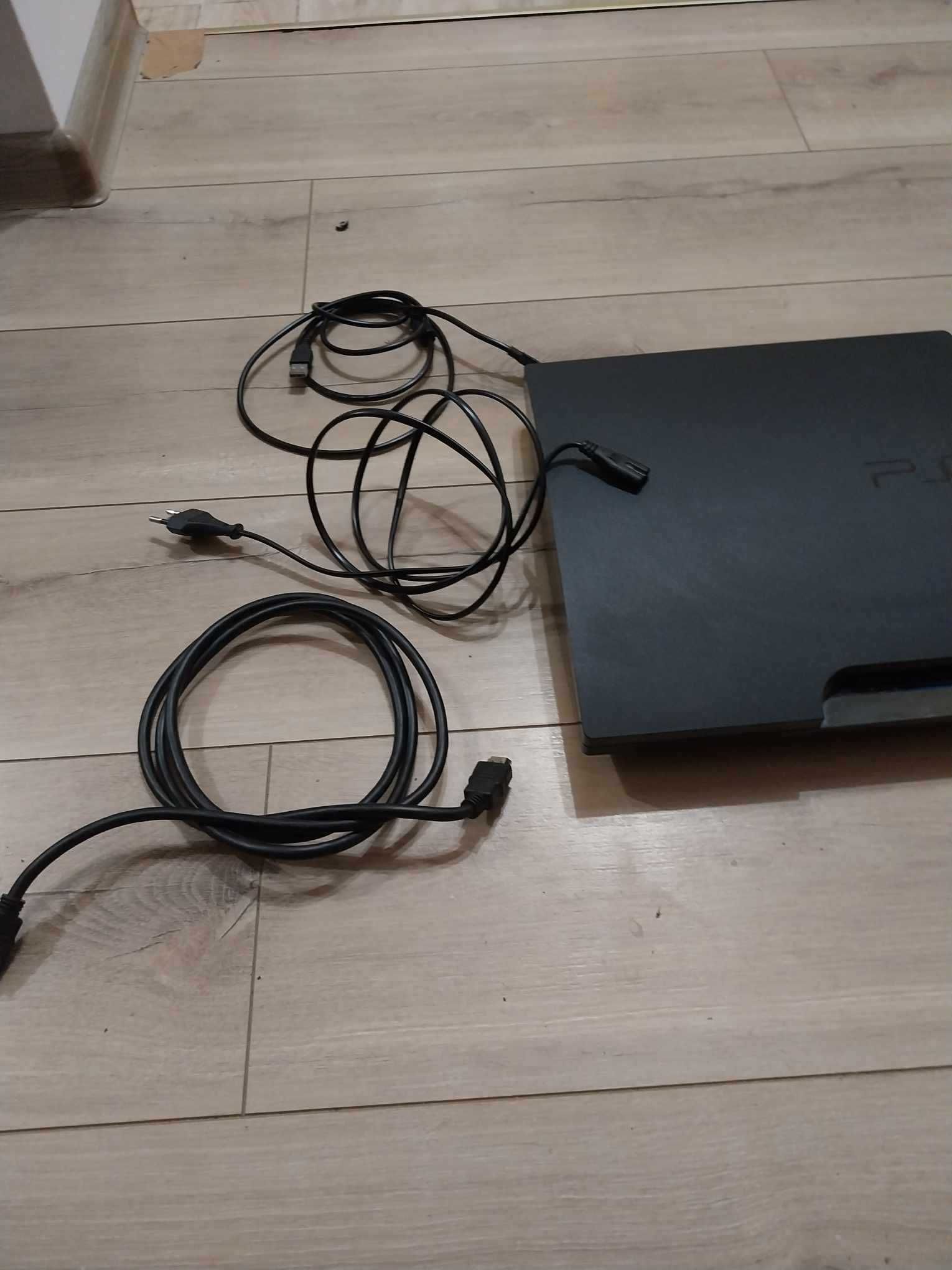 Playstation 3 в много добро състояние с 30 игри вътре в него