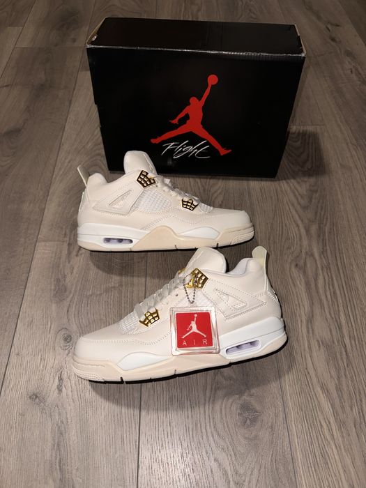 Jordan 4 Metalic Gold