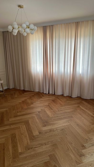 Parchet triplu stratificat de stejar HERRINGBONE