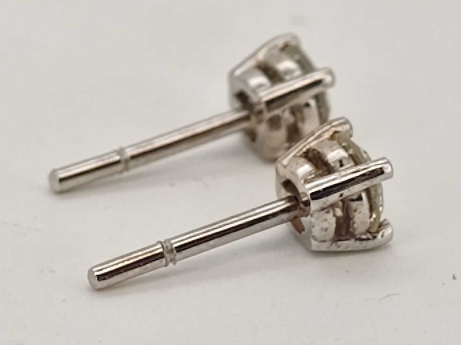 Cercei cu diamnte certificate de GIA 0,64ct