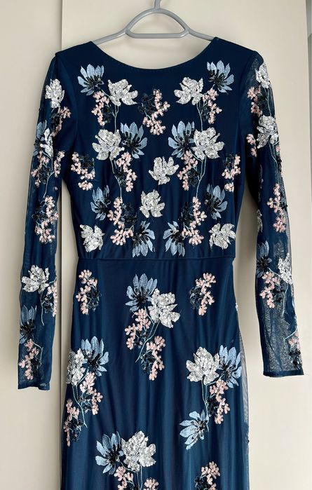 Официална рокля