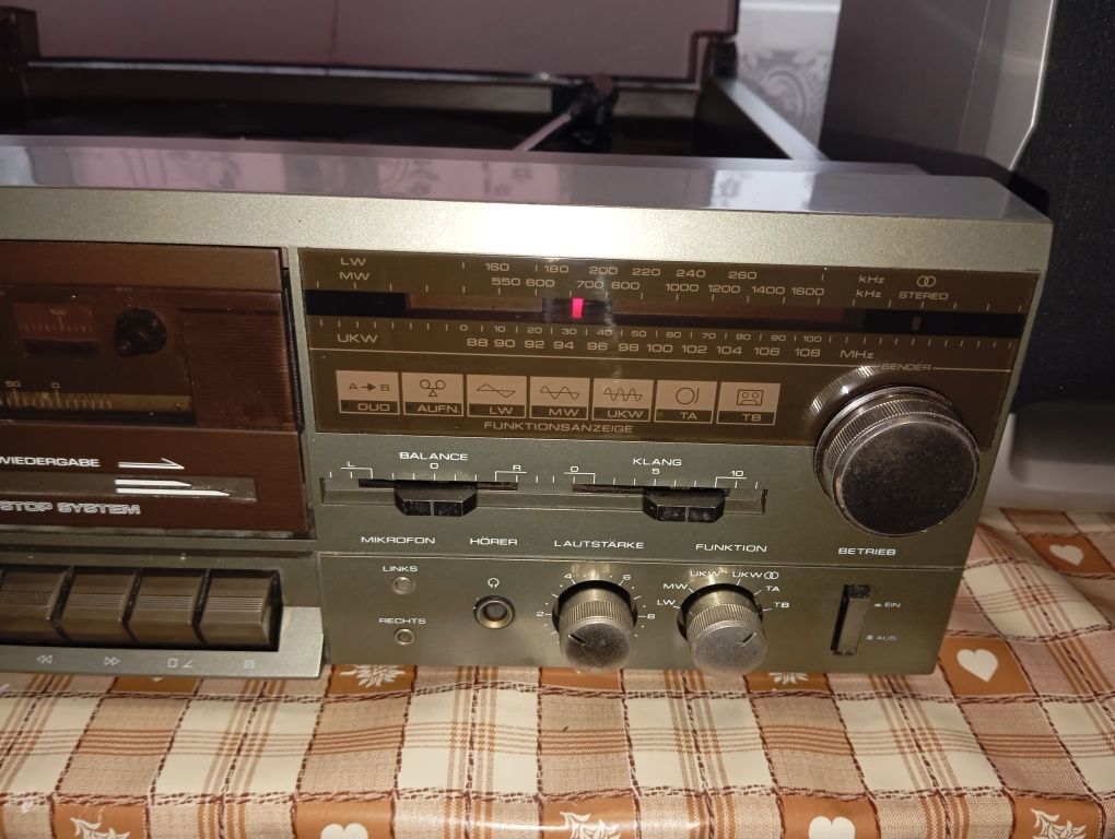 Урдба с грамофон Universum VTCF 2344 с колонки Aiwa