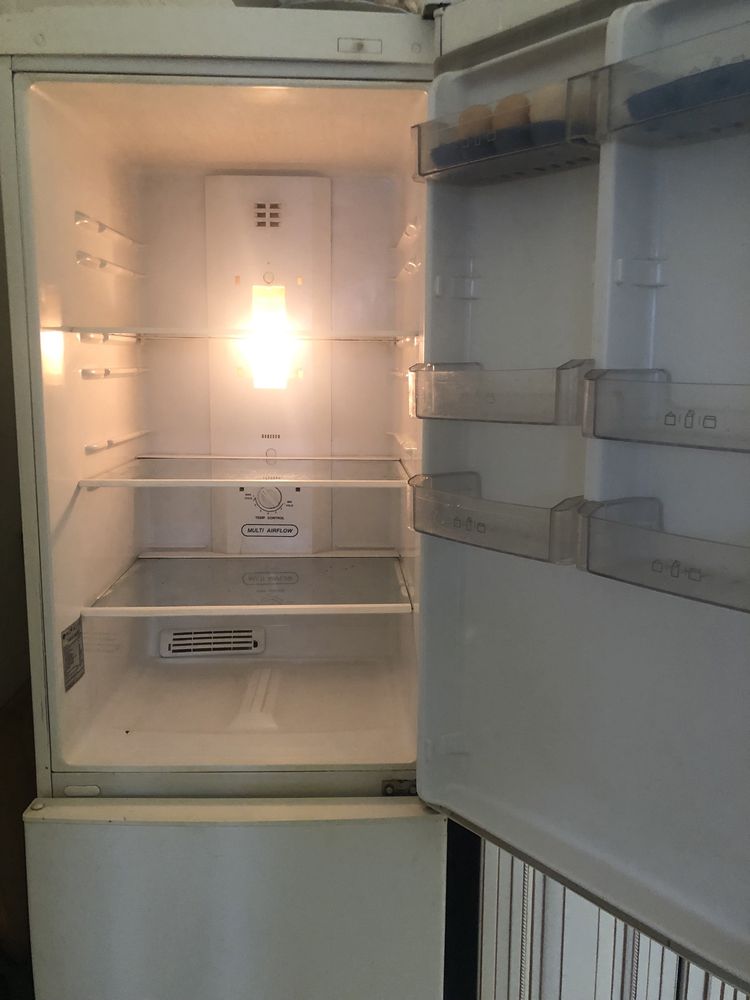 Продаю холодильник LG