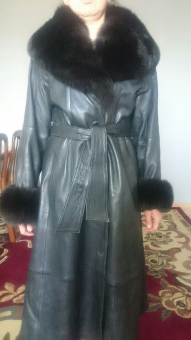 Пальто женское кожаное теплое