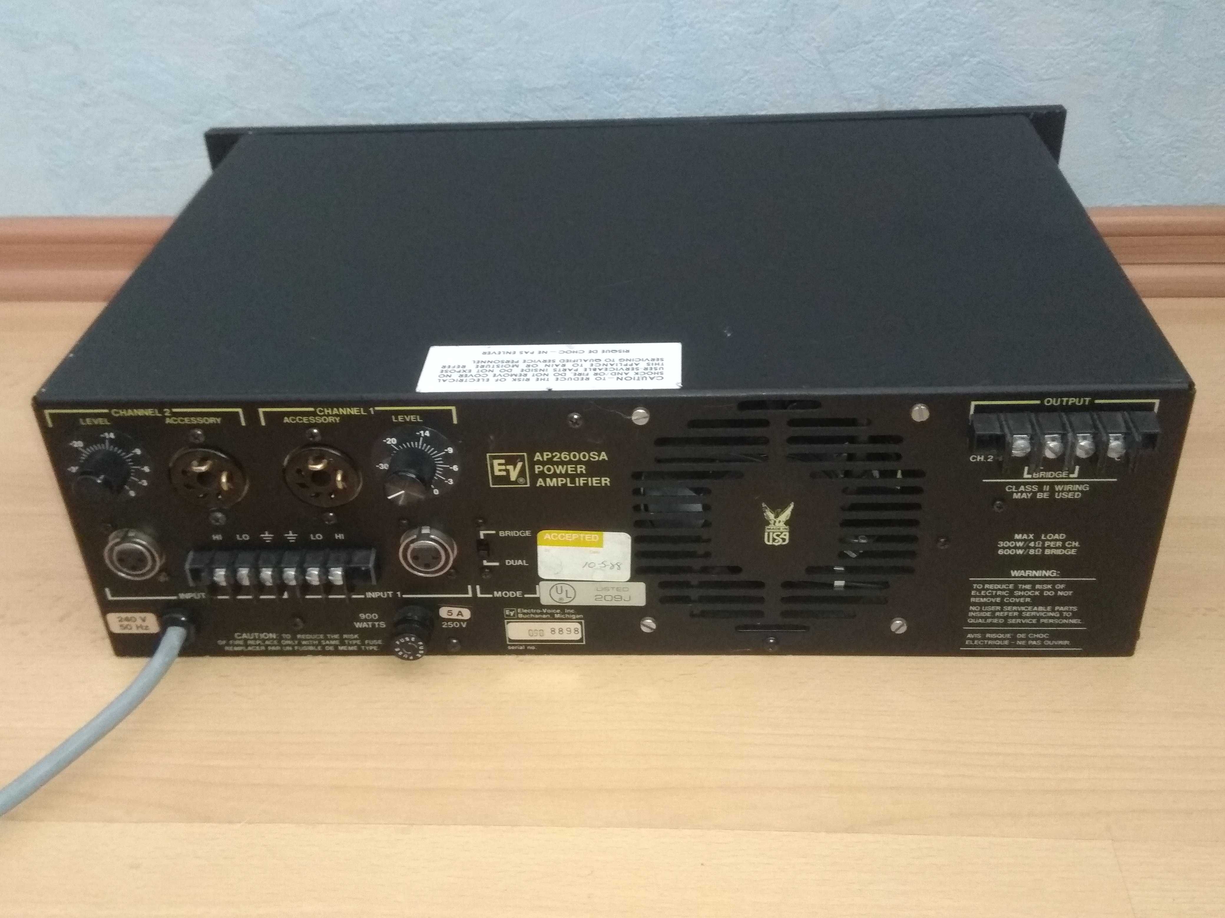 Професионално стъпало Electro-Voice AP2600SA