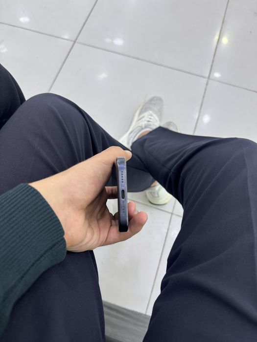 iPhone 15 pro blue titan