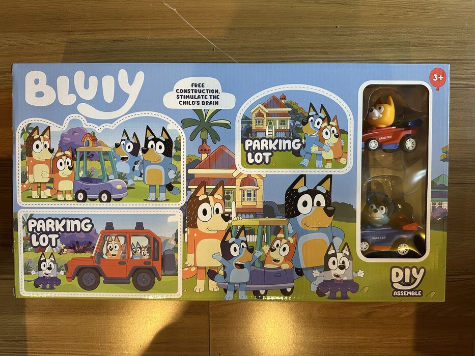 Joc de construit parcare Bluey, cutie, NOU
