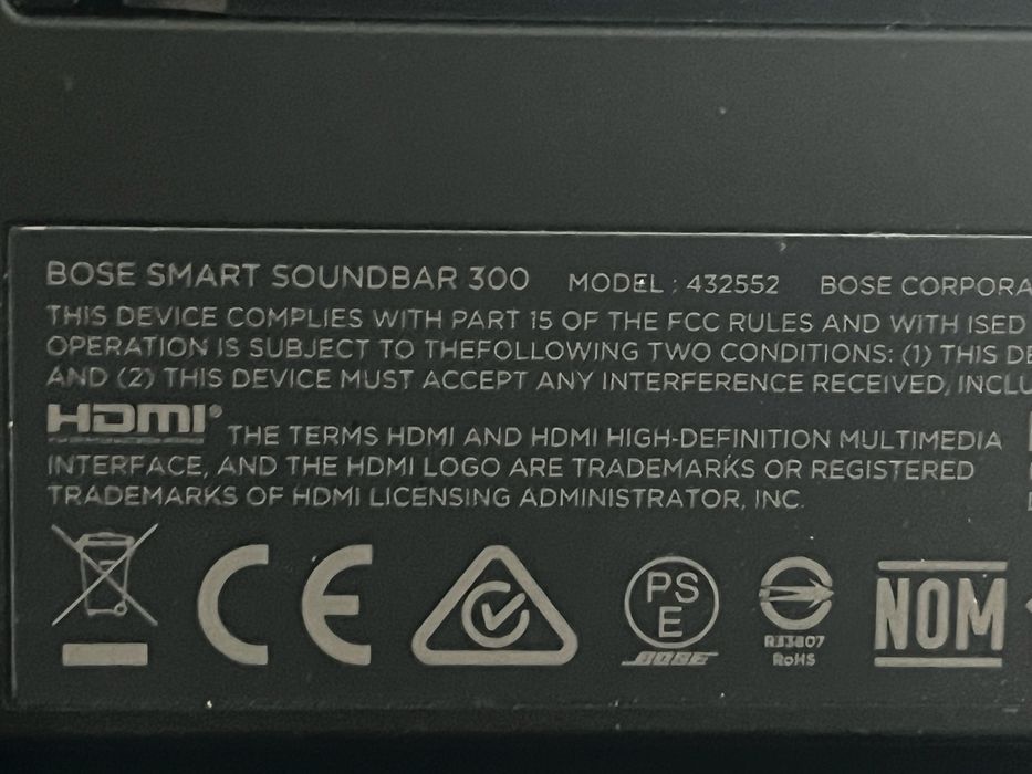 Bose Smart Soundbar 300 и Acoustimass 300 Bass Module