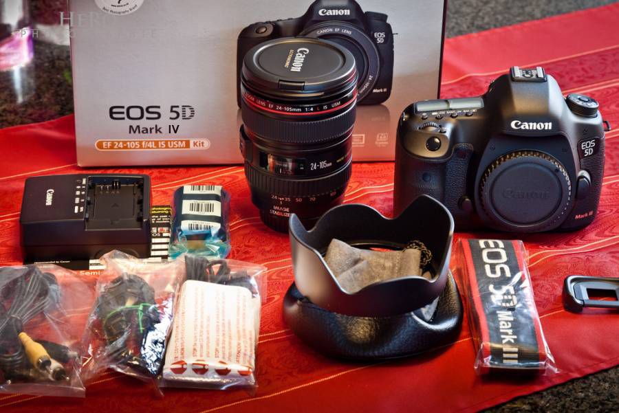 Зеркальный фотоаппарат Canon EOS 5D Mark IV KIT