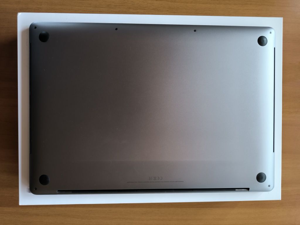 Macbook Pro 16' - 2019 - 32 RAM - intel i7 - SSD 500 GB