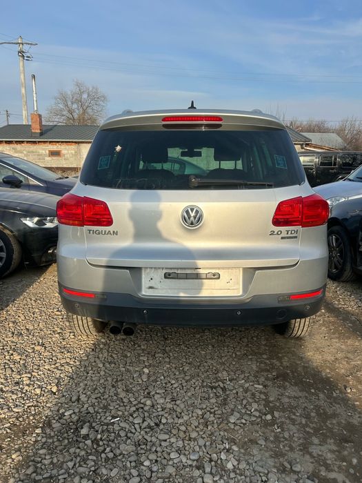 Haion cu lunetă Volkswagen Tiguan 2012