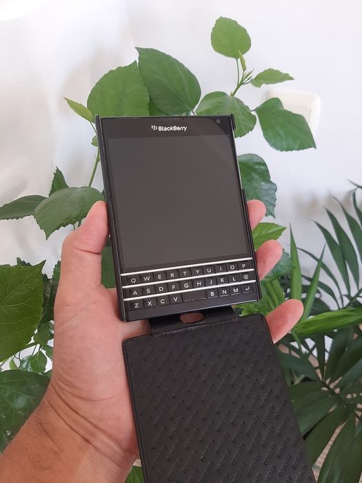 Blackberry Passport 10