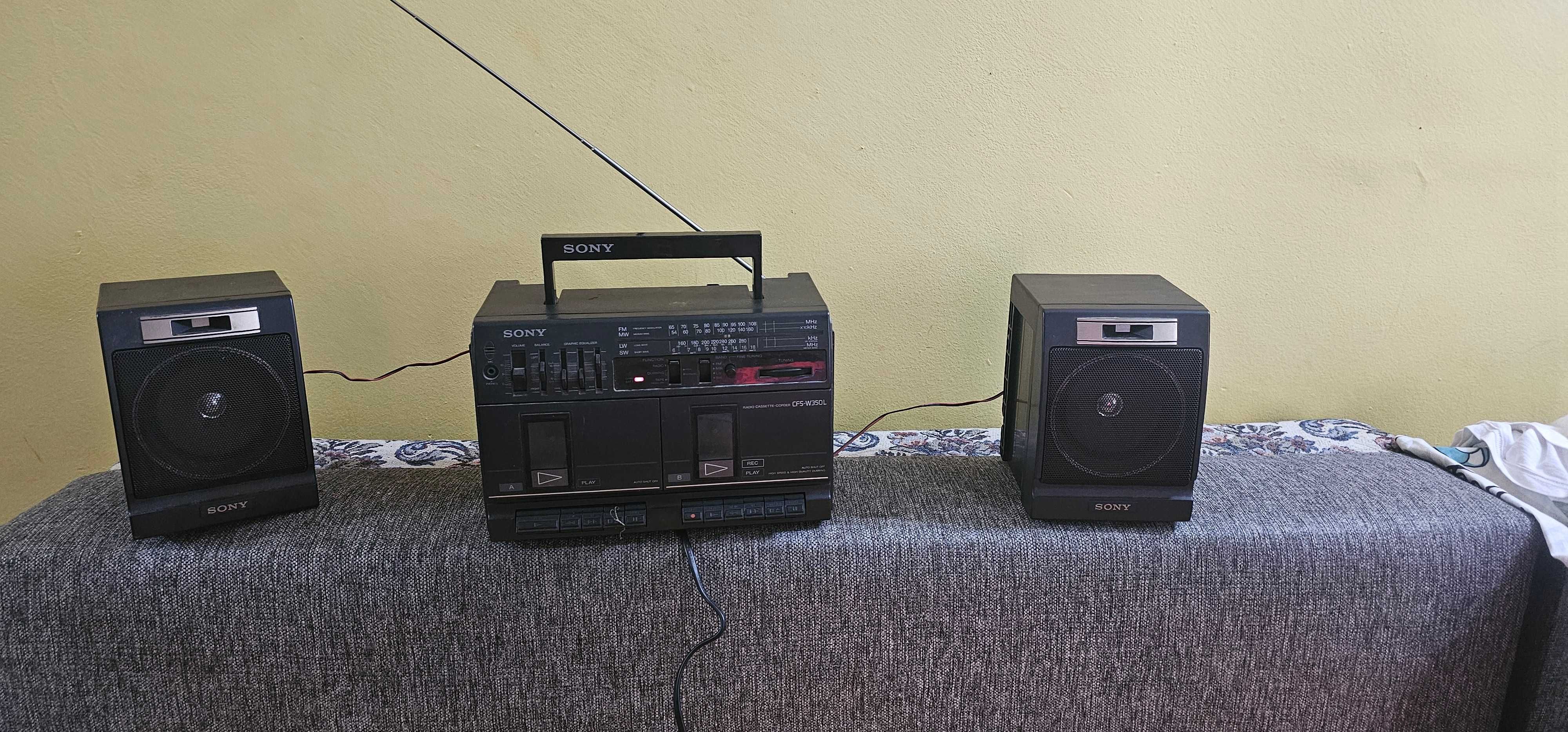 AM/FM Stereo Boombox Model Sony Radio Cassette-Corder CFS-W350L