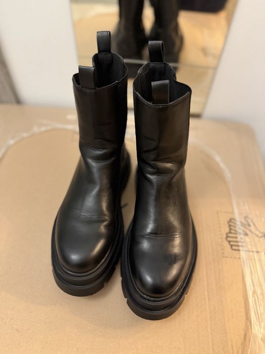 Pull&Bear cizme inalte cu platforma culoare negre marime 41 stare buna