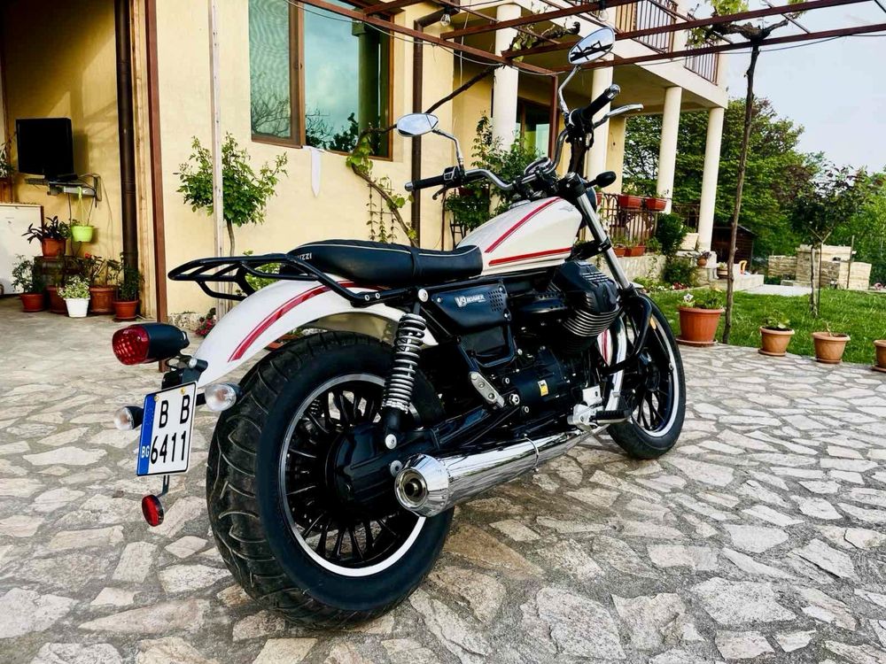 Moto Guzzi V9 Roamer