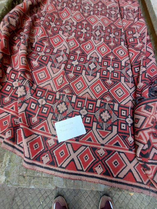 2  броя  килими  черга  и 3 броя юргани