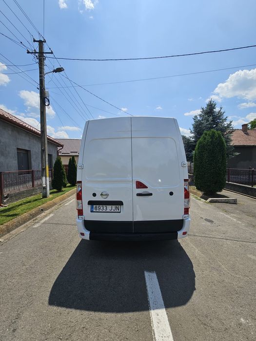 Nissan nv400 2016