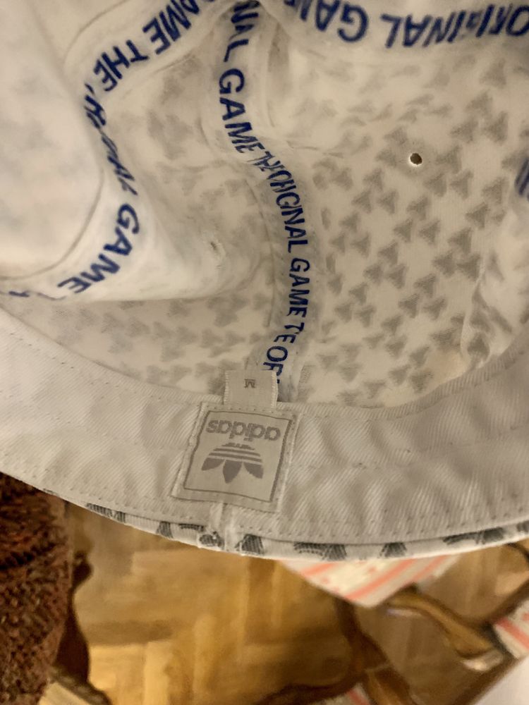 Sapca Adidas marime M alba cu print