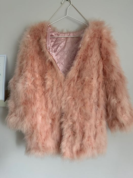 Палто от щраусови пера