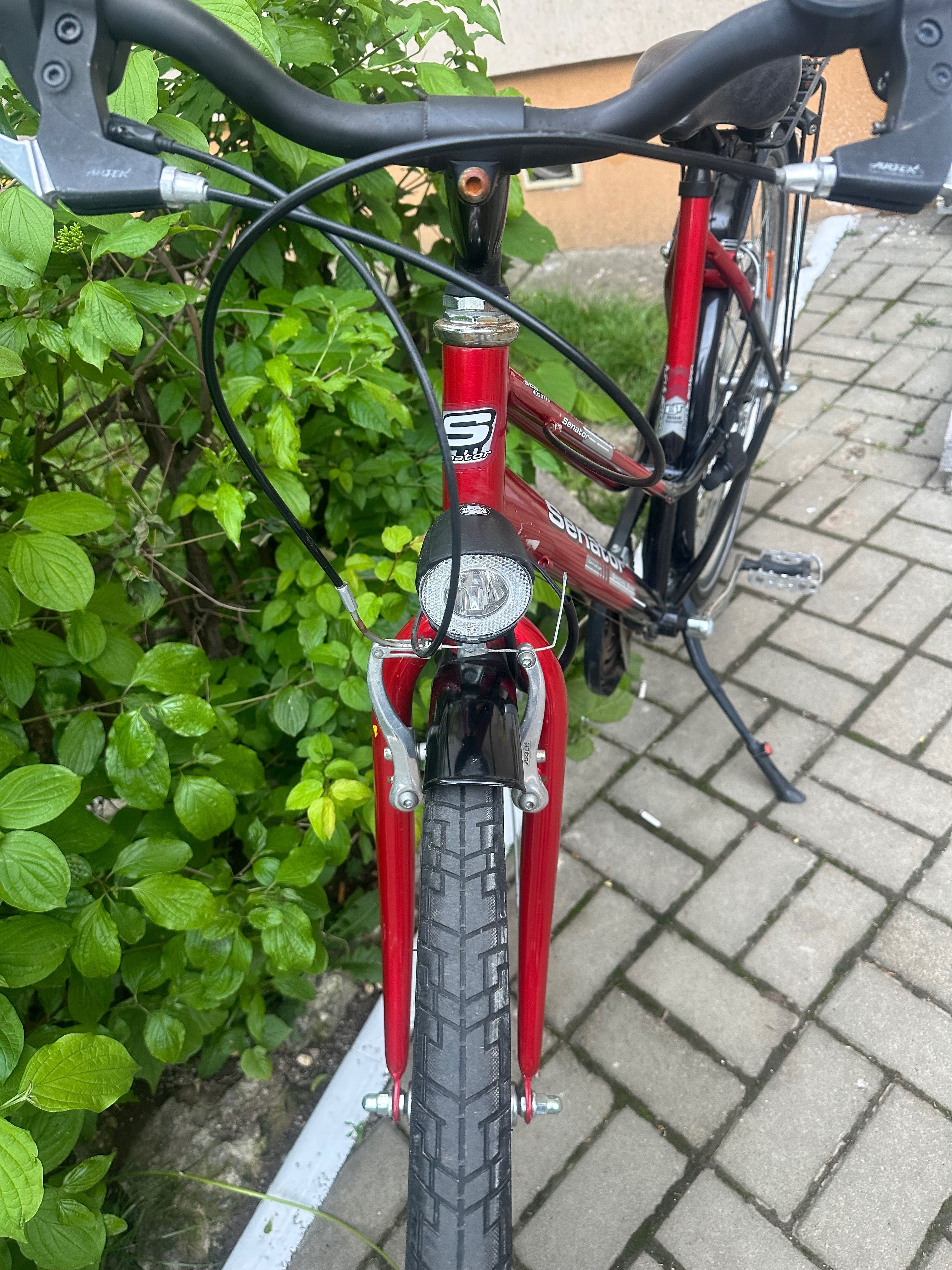 Vând bicicletă 28” marca Senator !