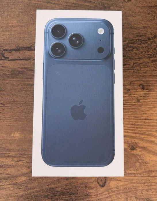 Смартфон Apple iPhone 17 Pro Max 256Gb темно-синий