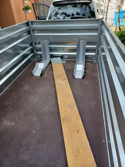 Remorcă auto 750 kg.