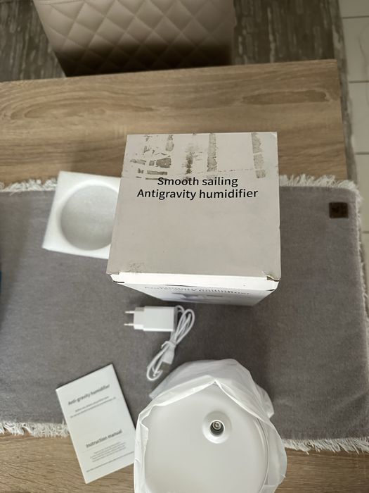 Umidificator Anti Gravity, Afisare Ora, Lumina Ambientala, NOU