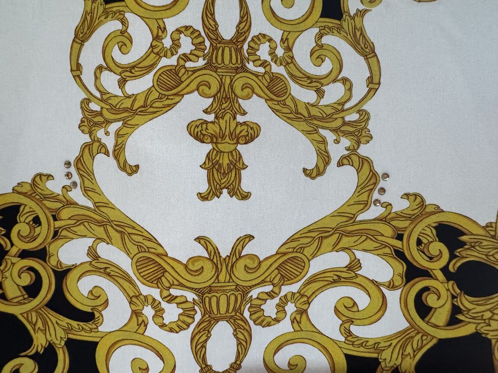 Страхотна рокля на Versace