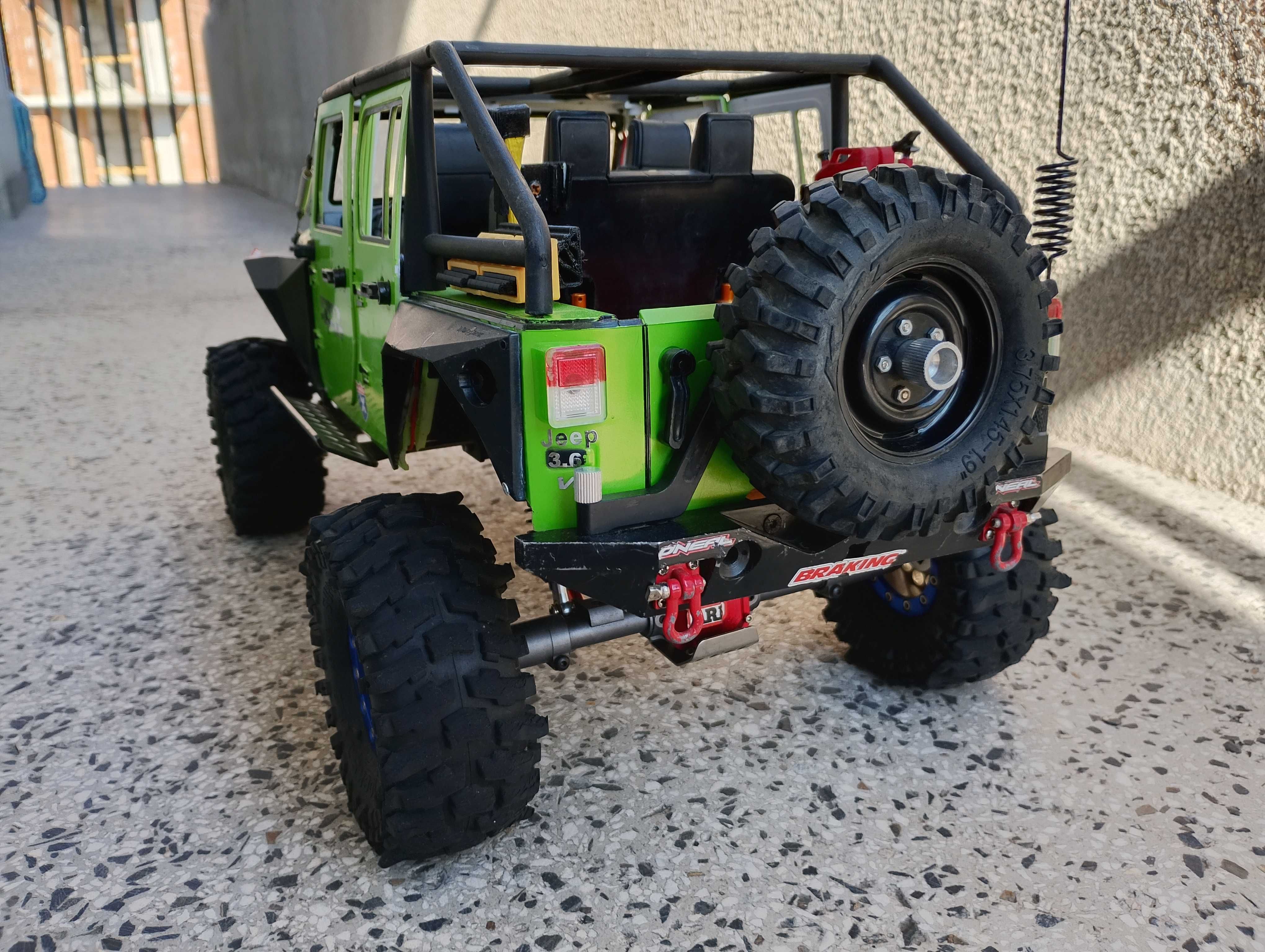 Crawler 1/10  катерач