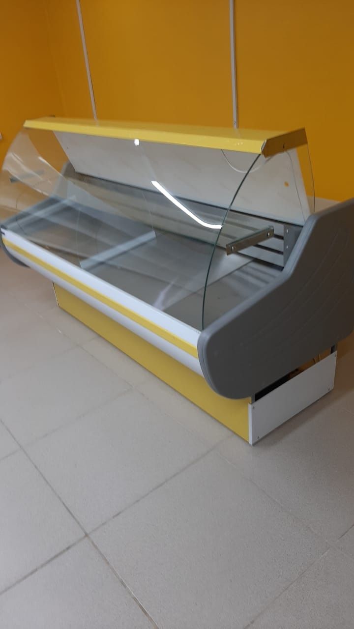 Новый витринный холодилник