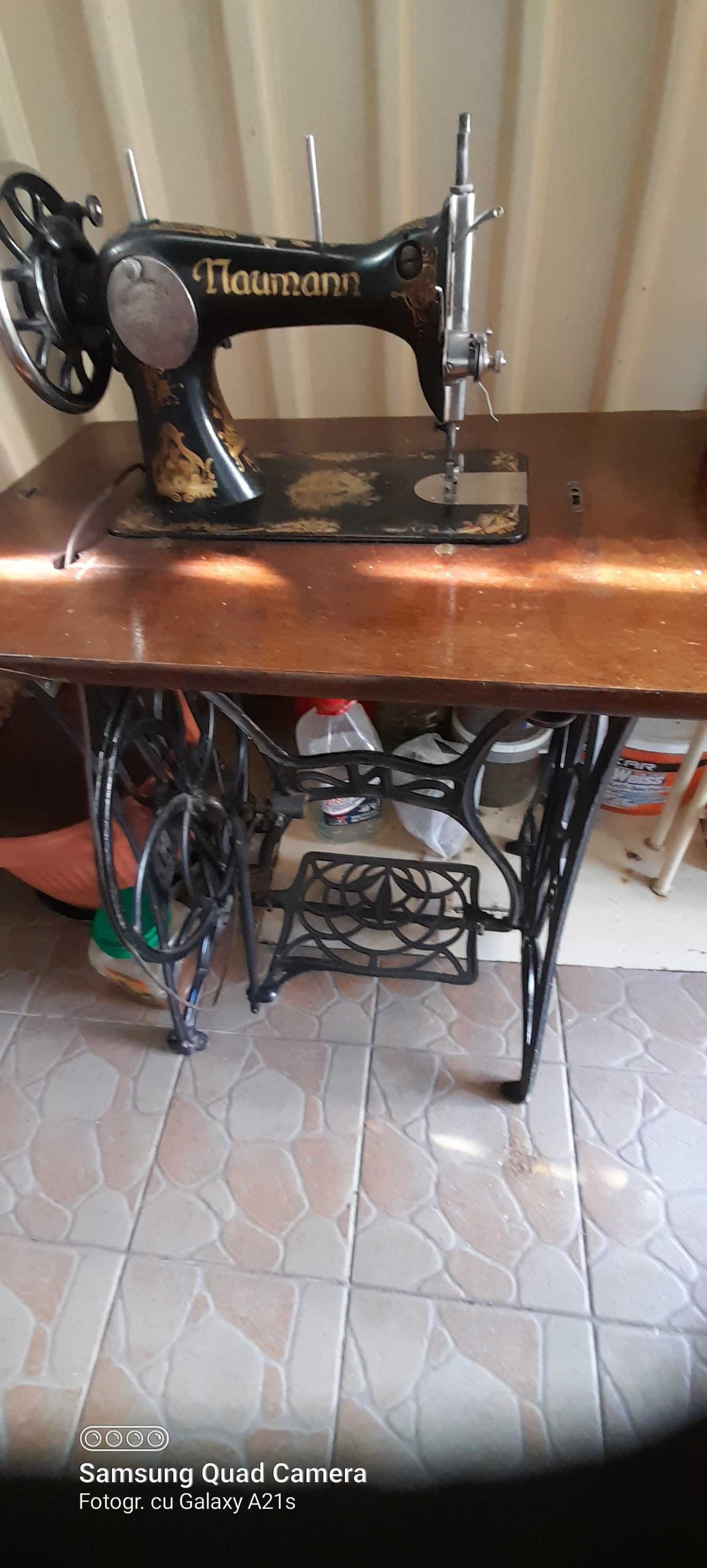 Masina veche de cusut, perfect functionala