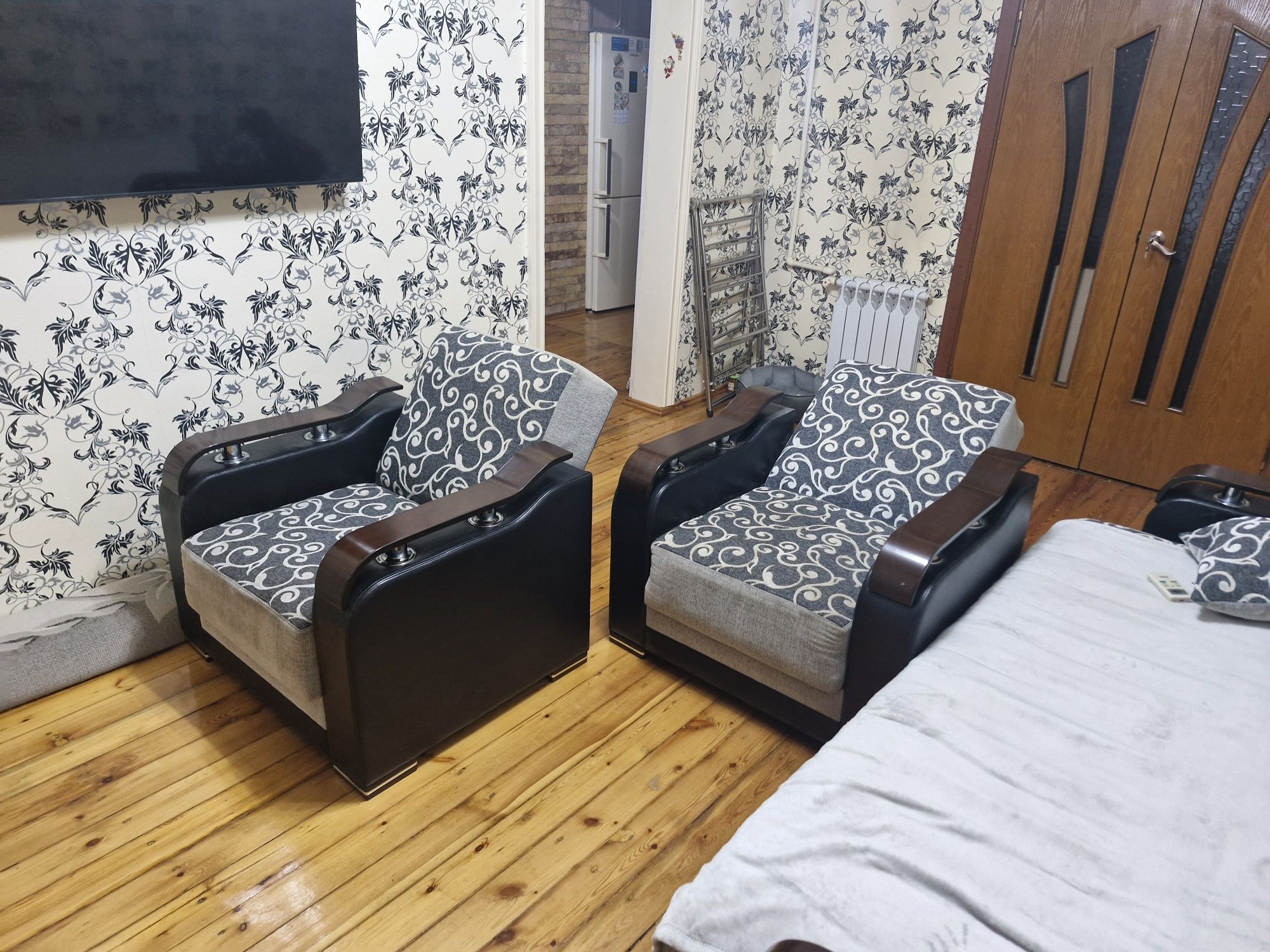 Продаётся диван и кресла