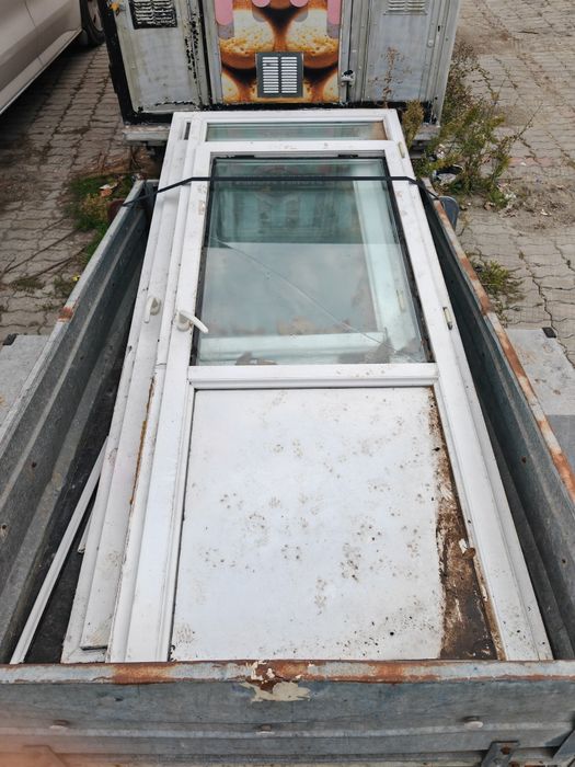 Ușă PVC termopan balcon