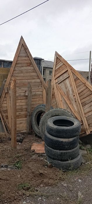 Туалет уличный б/у деревянный избушка