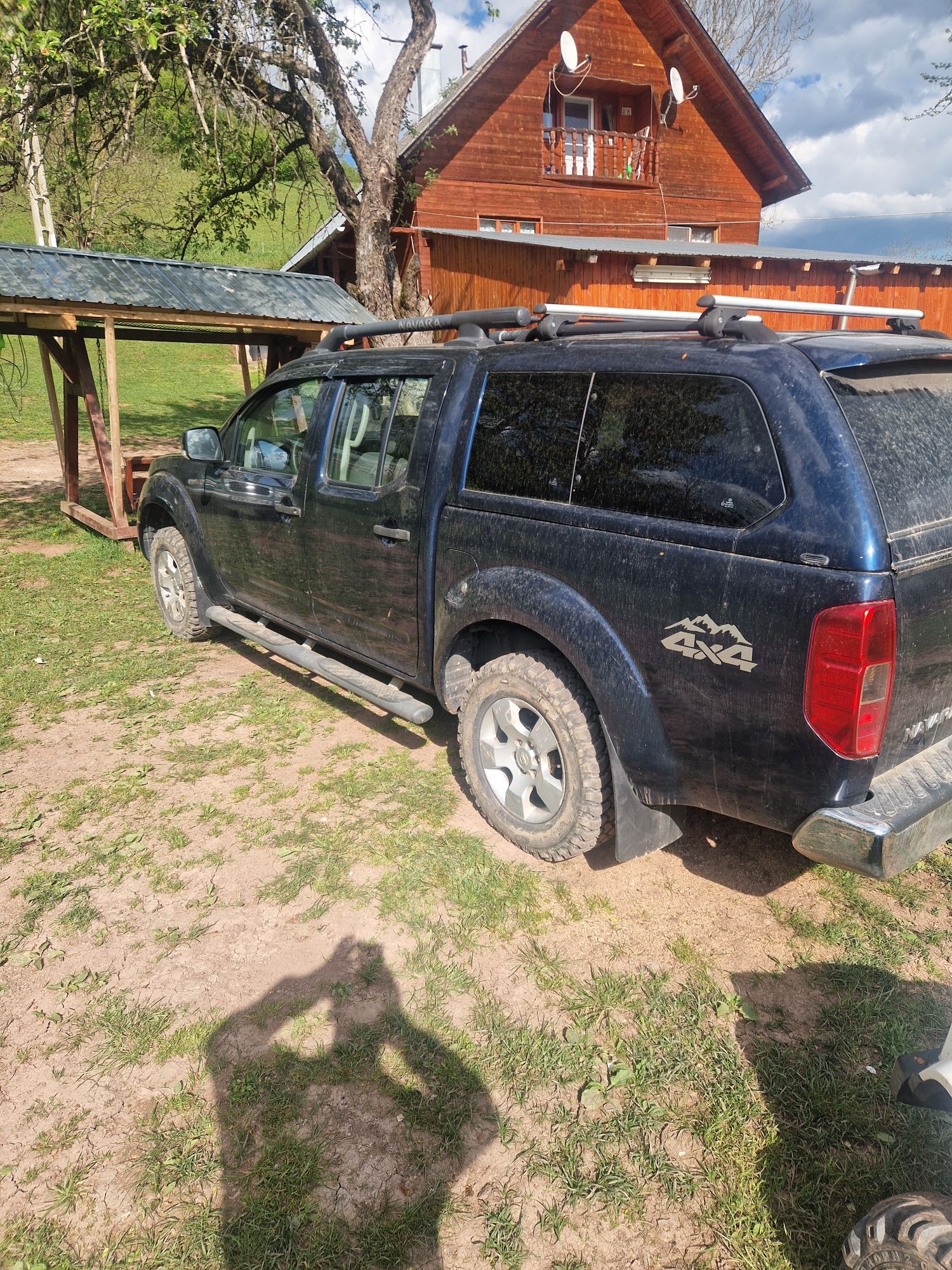 Vând nissan navara D40