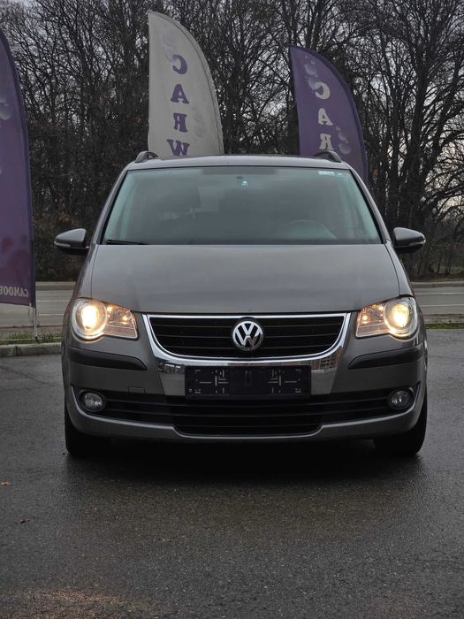 VW Touran | 1.9 TDI | Навигация | Задна камера |+4 летни гуми с джанти