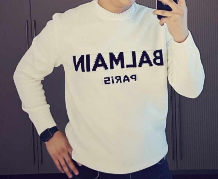 Balmain кофта.