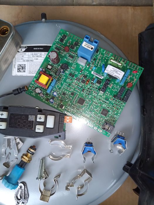 Inoa Green Vas expansiune Corp Tur Retur Pompa Ariston Cares premium