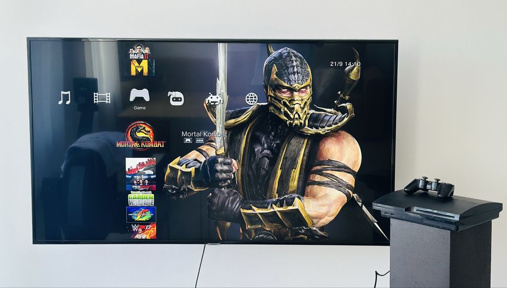 Playstation 3 SLIM 320 gb + 25 игри + 2 контролера