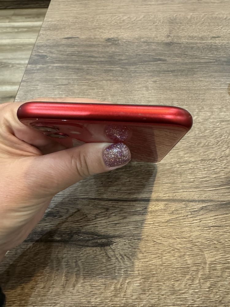 Iphone 11 Red с кутия и зарядно