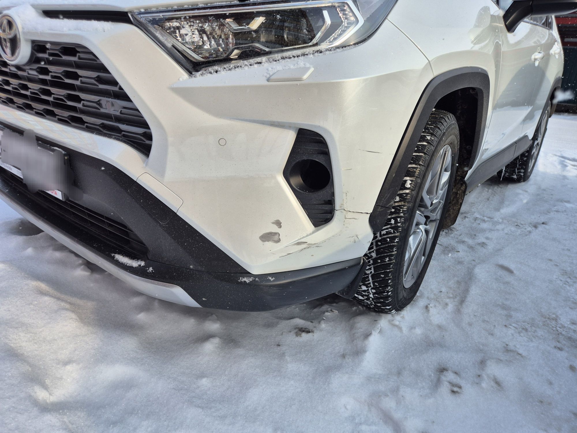 Бампер Б/У RAV4 52119