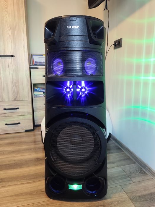 Продавам аудио система Sony mhc v83d