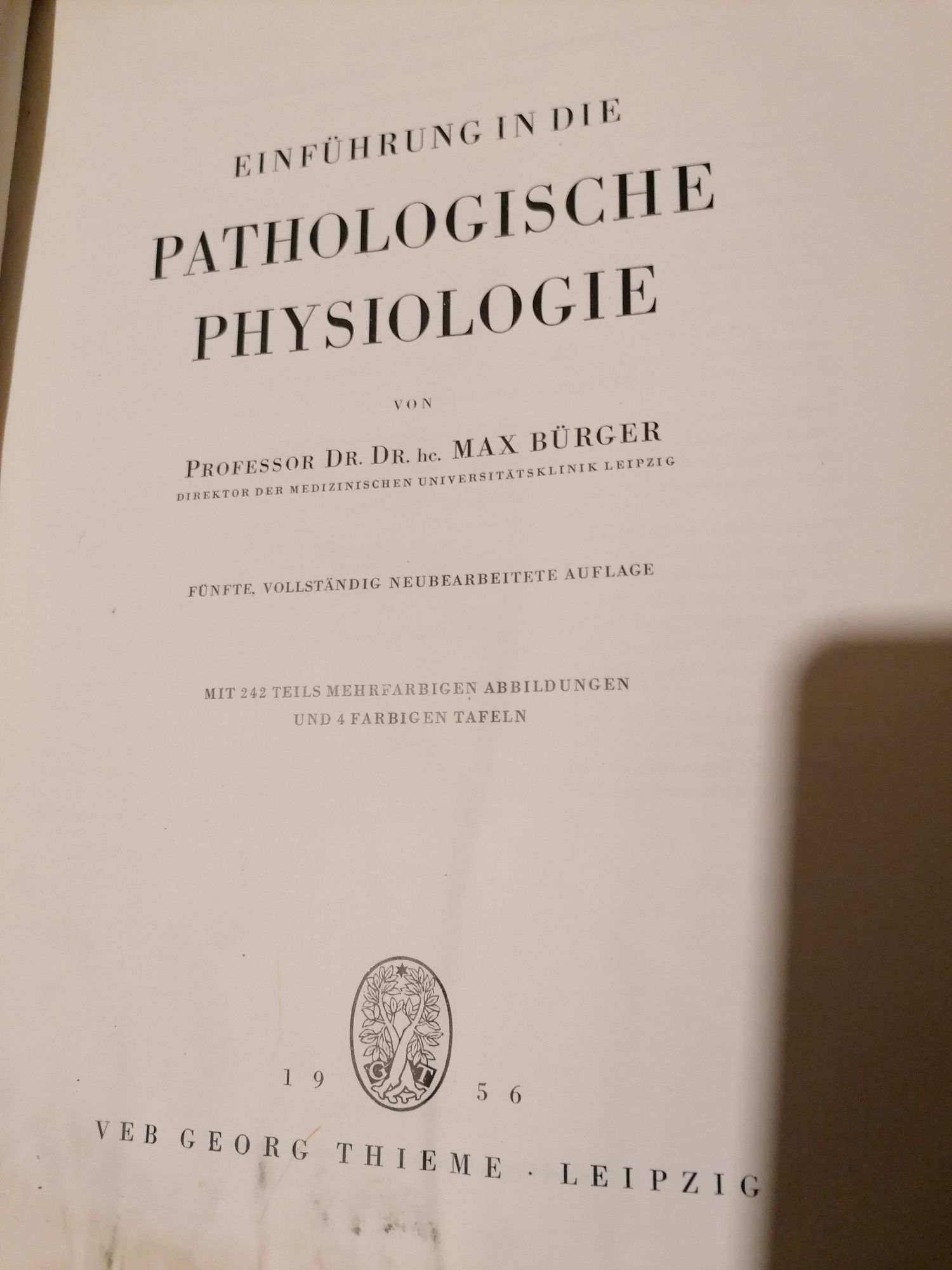 Медицинска литература, на немски и руски.