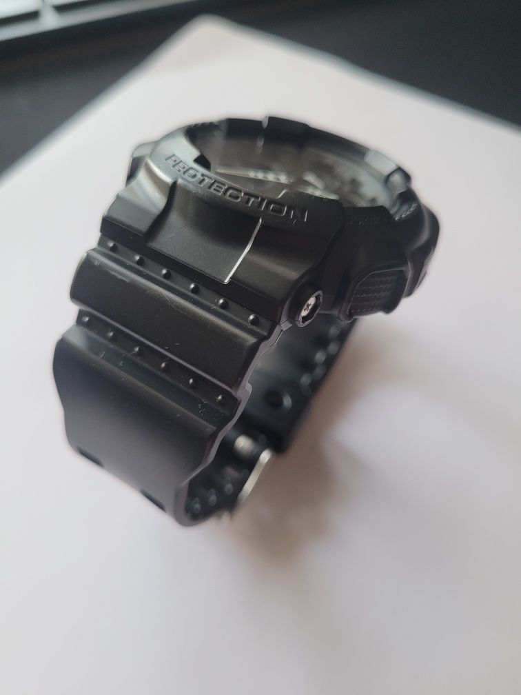 Продам часы G- Shock оригинал.
Shock GA-100-1A1DR пластик