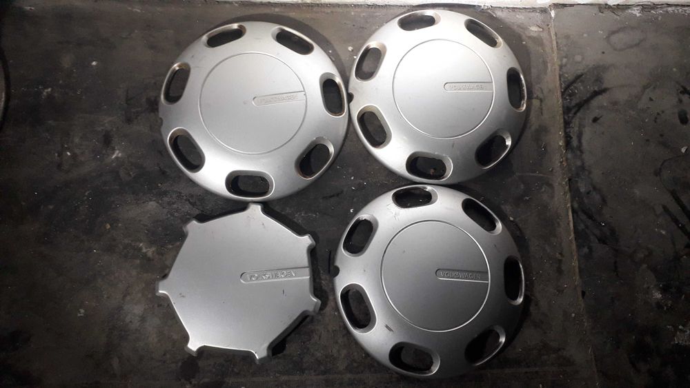 На Фольксваген родные колпаки.